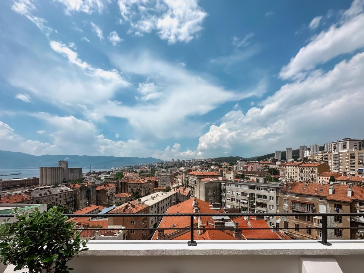 דירות 105M2 Penthouse Sea View Rijeka With Free Garage Parking מראה חיצוני תמונה