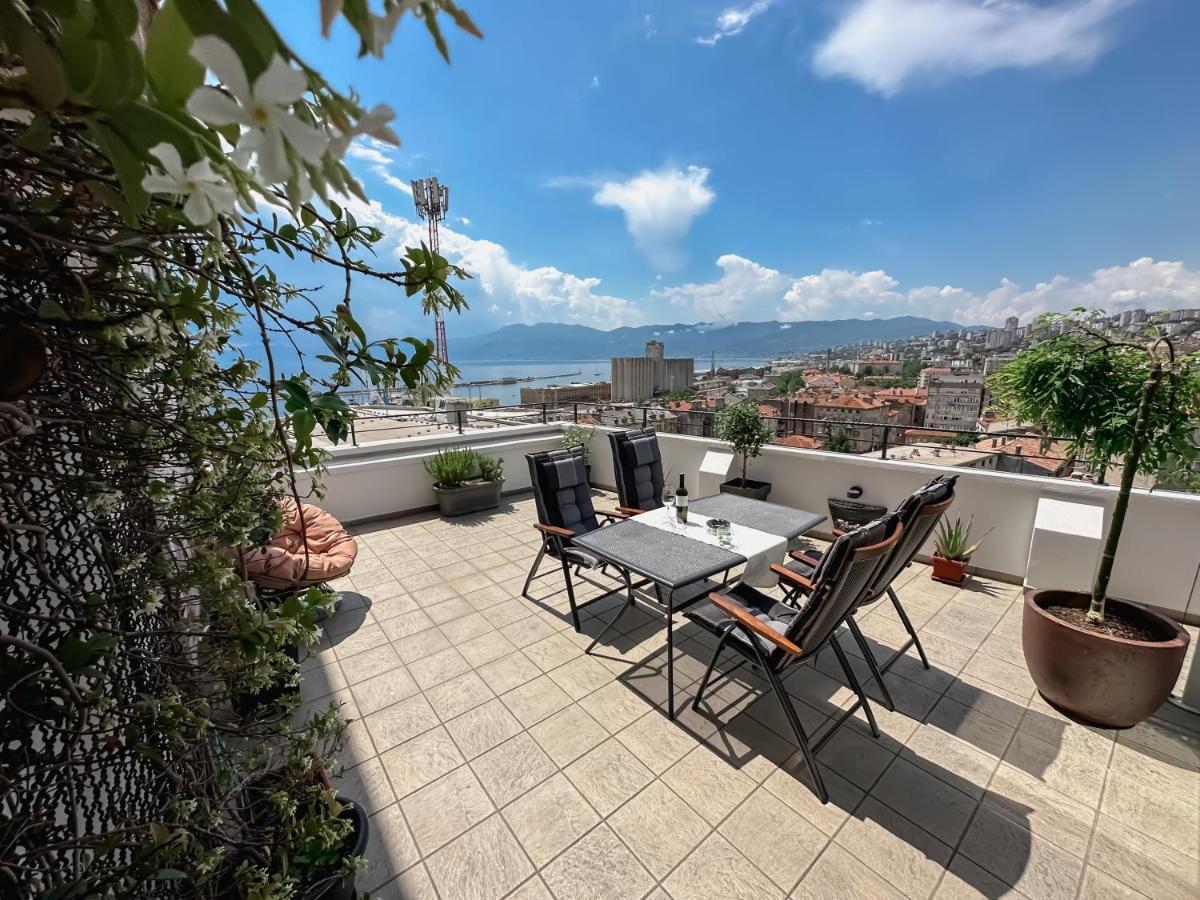 דירות 105M2 Penthouse Sea View Rijeka With Free Garage Parking מראה חיצוני תמונה